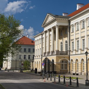 Pałac Kazimierzowski pełnił rolę królewskiej willi. Mieściła się w nim też Szkoła Rycerska, a w czasie wojen napoleońskich szpital wojskowy. Dziś w budynku urzędują władze uczelni. Fot. M. Kaźmierczak.