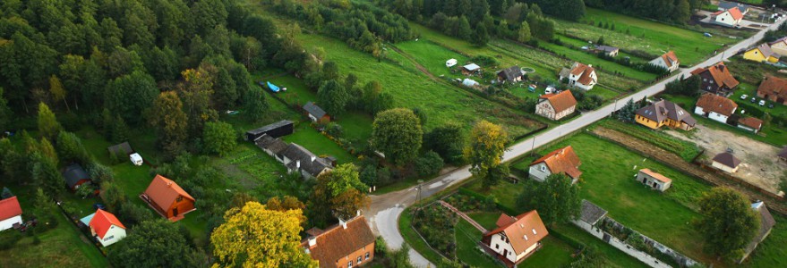 Stacja hydrobiologiczna UW mieści się w miejscowości Pilchy, w niewielkiej odległości od jeziora Roś. Otaczają ją pola i lasy. Fot. K. Trela