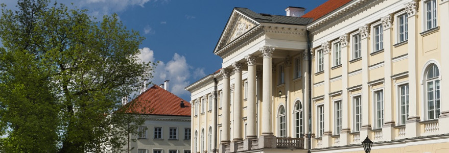 Pałac Kazimierzowski pełnił rolę królewskiej willi. Mieściła się w nim też Szkoła Rycerska, a w czasie wojen napoleońskich szpital wojskowy. Dziś w budynku urzędują władze uczelni. Fot. M. Kaźmierczak.