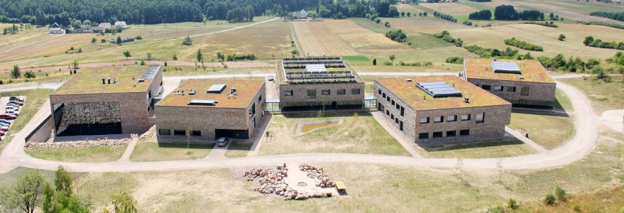 Europejskie Centrum Edukacji Geologicznej w Chęcinach powstało w miejscu nieczynnego kamieniołomu na Górze Rzepka, gdzie utworzono rezerwat przyrody. Fot. M. Kaźmierczak