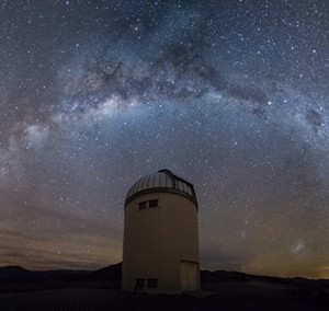 Droga Mleczna widziana ze Stacji obserwacyjnej OAUW w Las Campanas. Fot. Krzysztof Ulaczyk/OGLE