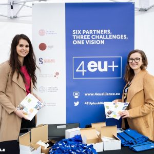 Stoisko 4EU+ Alliance podczas Dnia Otwartego UW 2019