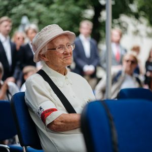 Hanna Odorkiewicz-Sikocińska, ps. „Pszczoła”. Jej stryjem był Cyprian Odorkiewicz, ps. „Krybar”.