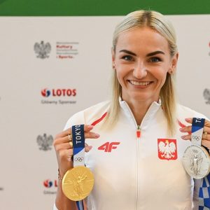 Justyna Święty-Ersetic ─ złota medalistka w sztafecie 4x400 m mix i srebrna medalistka w sztafecie 4x400 m.