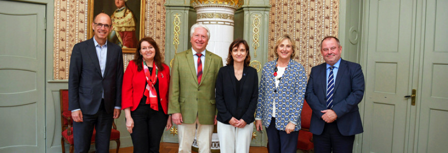 Spotkanie Governing Board 4EU+ na Uniwersytecie w Heidelbergu. Od lewej: prof. Henrik Wegener (rektor Uniwersytetu Kopenhaskiego), prof. Milena Králíčková (rektor Uniwersytetu Karola), prof. Bernhard Eitel (rektor Uniwersytetu w Heidelbergu), prof. Nathalie Drach-Temam (prezydent Uniwersyteu Sorbońskiego), prof. Antonella Baldi (prorektor Uniwersyteu w Mediolanie), prof. Alojzy Z. Nowak (rektor UW). Fot. Tobias Schwerdt/Uniwersytet w Heidelbergu.