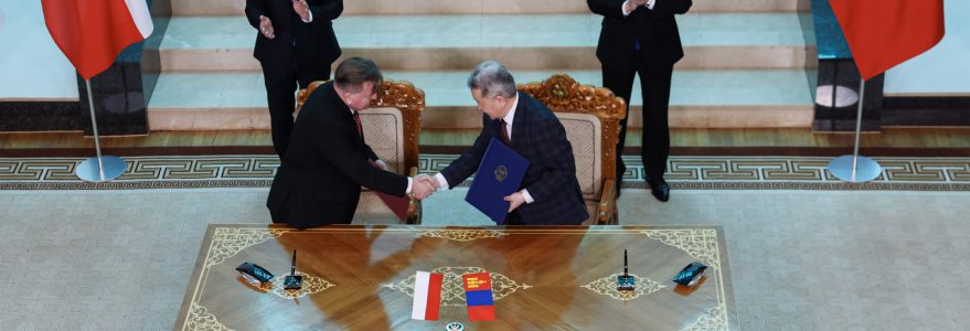Podpisanie porozumienia o współpracy między Uniwersytetem Warszawskim a Mongolską Akademią Nauk. Fot. Marek Borawski/KPRP