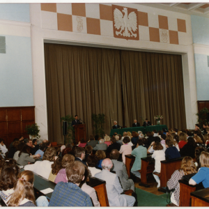 Wystąpienie księcia Karola w Auditorium Maximum 18 maja 1993 roku. Źródło: Muzeum UW