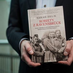 Książka Sary Helm „Kobiety z Ravensbrück”. Czytaj z UW. Fot. Mirosław Kaźmierczak/UW