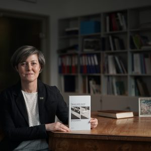 Anna Wołodko, dyrektorka Biblioteki Uniwersyteckiej w Warszawie. Fot. Mirosław Kaźmierczak/UW