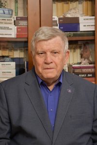 Prof. Andrzej Czerwiński, kierownik Pracowni Elektrochemicznych Źródeł Energii UW. Fot. archiwum prywatne