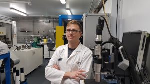 Dr Bartosz Hamankiewicz z Pracowni Elektrochemicznych Źródeł Energii UW. Fot. archiwum prywatne