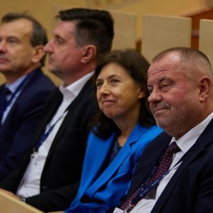 Prof. Alojzy Z. Nowak, rektor UW, i prof. Ewa Krogulec, prorektor UW ds. rozwoju, podczas konferencji podsumowującej dwudziestopięciolecie UOTT UW. Fot. Krystian Szczęsny/UW