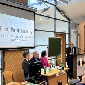 Prof. Piotr Taracha, dziekan Wydziału Orientalistycznego UW. Źródło: Biuro Promocji UW