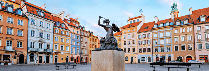 Pomnik Syreny na Starym Mieście w Warszawie. Zdjęcie pochodzi z aplikacji „Graj w polski”.