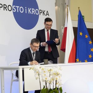 Podpisanie Deklaracji prostego języka. Fot. Piotr Żurek / Ministerstwo Funduszy i Polityki Regionalnej