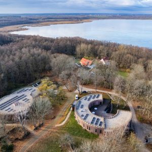 Mazurskie Centrum Bioróżnorodności i Edukacji Przyrodniczej KUMAK w Urwitałcie. Fot. Mateusz Klimek