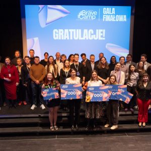 Laureaci XI edycji Akademii Przedsiębiorczości BraveCamp. Fot. Jarosław Rybusiński/UW