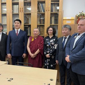 Dr Jan Rogala odznaczony Orderem Gwiazdy Polarnej. Fot. Ragchaa Byambaa