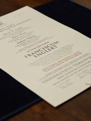 Uroczystość nadania tytułu doktora honoris causa Uniwersytetu Warszawskiego prof. F. Englertowi. Fot. Krystian Szczęsny/UW