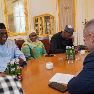 Prof. Alojzy Z. Nowak, rektor Uniwersytetu Warszawskiego, spotkał się z reprezentantami z nigeryjskiego Uniwersytetu Bayero w Kano (BUK) oraz naukowcami z Wydziału Orientalistycznego UW. Biuro Promocji UW