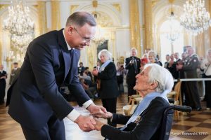 Wręczenie Orderu Orła Białego prof. Jadwidze Puzyninie. Fot. Marek Borawski/KPRP. Źródło: www.prezydent.pl (dostęp: 10.05.2024)