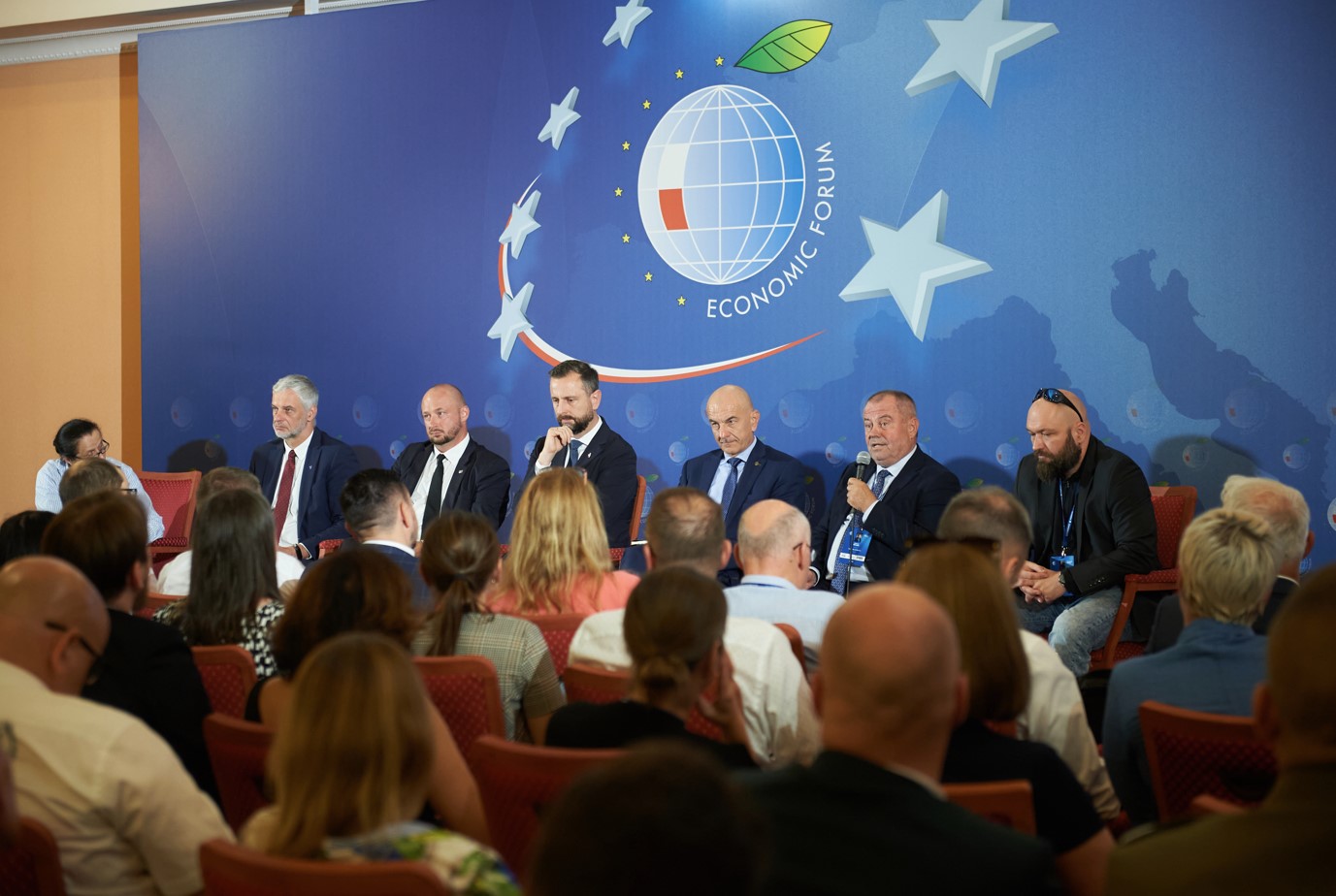 About war at the economical  Forum in Karpacz