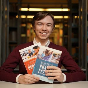Mikołaj Wolanin, student na Wydziale Prawa i Administracji UW w Czytaj z UW. Fot. Mirosław Kaźmierczak/UW