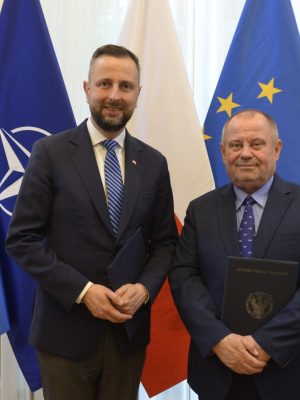 Podpisanie umowy z MON. Fot. M. Kaźmierczak /UW