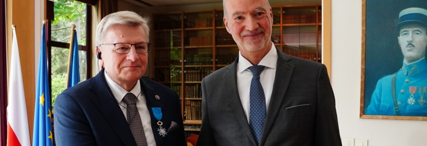 Wręczenie Narodowego Orderu Zasługi w randze kawalera prof. Zygmuntowi Lalakowi. Źródło: Ambasada Francji w Polsce