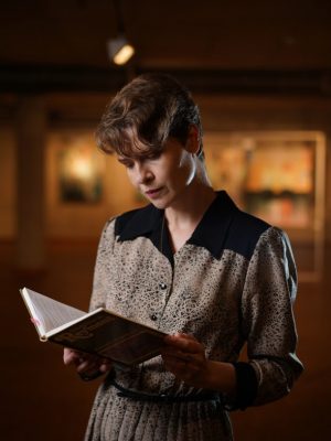Dr Eliza Kącka w Czytaj z UW. Fot. Mirosław Kaźmierczak/UW