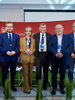 Panel o roli uczelni w rozwoju AI. Fot. Mirosław Kaźmierczak/UW