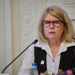 Prof. Bogumiła Kaniewska, rektor Uniwersytetu im. Adama Mickiewicza w Poznaniu, podczas konferencji o roli innowacji w kształtowaniu przyszłości szkolnictwa wyższego. Fot. Krystian Szczęsny/UW