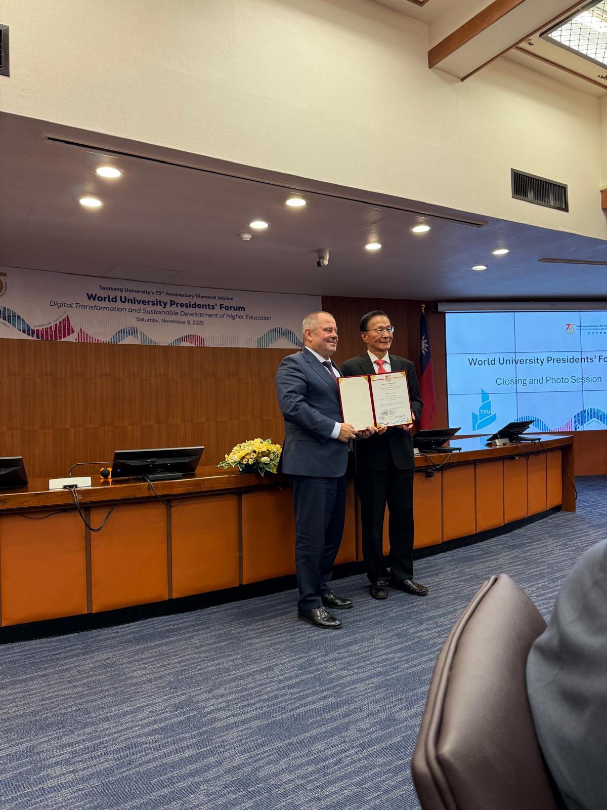UW na obchodach 75-lecia Tamkang University
