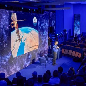 Finał trasy „IGNIS” z dr. inż. Sławoszem Uznańskim-Wiśniewskim na UW. Fot. UW