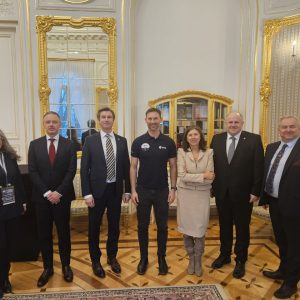 Finał trasy „IGNIS” z dr. inż. Sławoszem Uznańskim-Wiśniewskim na UW. Fot. UW.