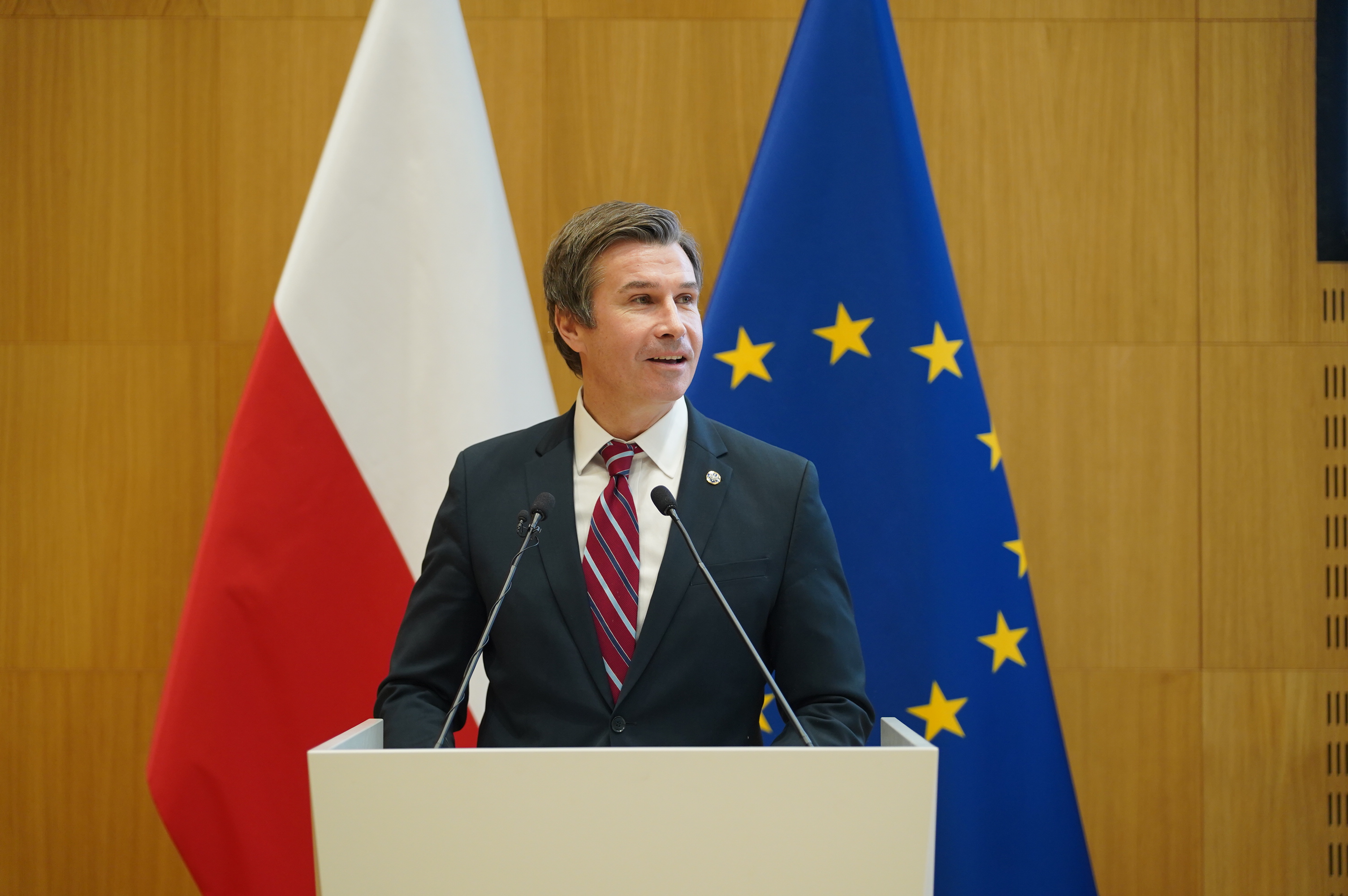 O demokracji i bezpieczeństwie międzynarodowym na UW