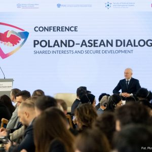 Konferencja „Dialog Polska-ASEAN. Wspólnota interesów i bezpieczny rozwój”. Fot. Piotr Tracz/Kancelaria SejmuKonferencja „Dialog Polska-ASEAN. Wspólnota interesów i bezpieczny rozwój”. Fot. Piotr Tracz/Kancelaria Sejmu