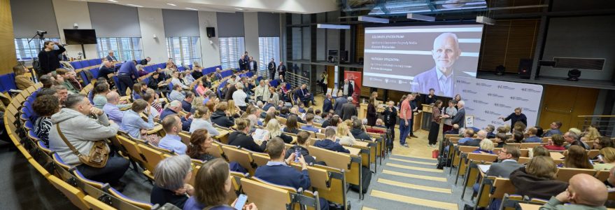 Spotkanie z Alesiem Bialackim, laureatem Pokojowej Nagrody Nobla. Fot. Krystian Szczęsny/UW