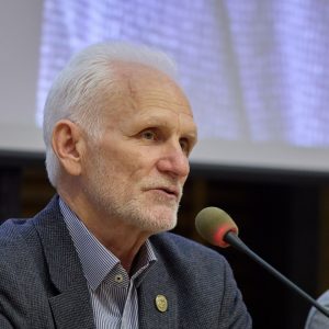 Spotkanie z Alesiem Bialackim, laureatem Pokojowej Nagrody Nobla. Fot. Krystian Szczęsny/UW