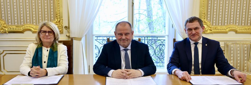 Uniwersytet Warszawski, Uniwersytet Jagielloński oraz Uniwersytet im. Adama Mickiewicza w Poznaniu podpisały porozumienie o współpracy na rzecz rozwoju szkół doktorskich. Fot. UW.