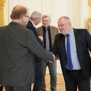 Podpisanie porozumienia o współpracy naukowo-badawczej pomiędzy UW, Politechniką Warszawską oraz Instytutem Badawczym IDEAS. Fot. Mirosław Kaźmierczak/UW