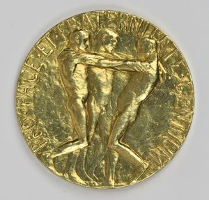 Medal Pokojowej Nagrody Nobla Józefa Rotblata. Źródło: Muzeum UW