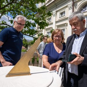 Zegar słoneczny na UW. Fot. M. Tafejko. Źródło: Obserwatorium Astronomiczne UW