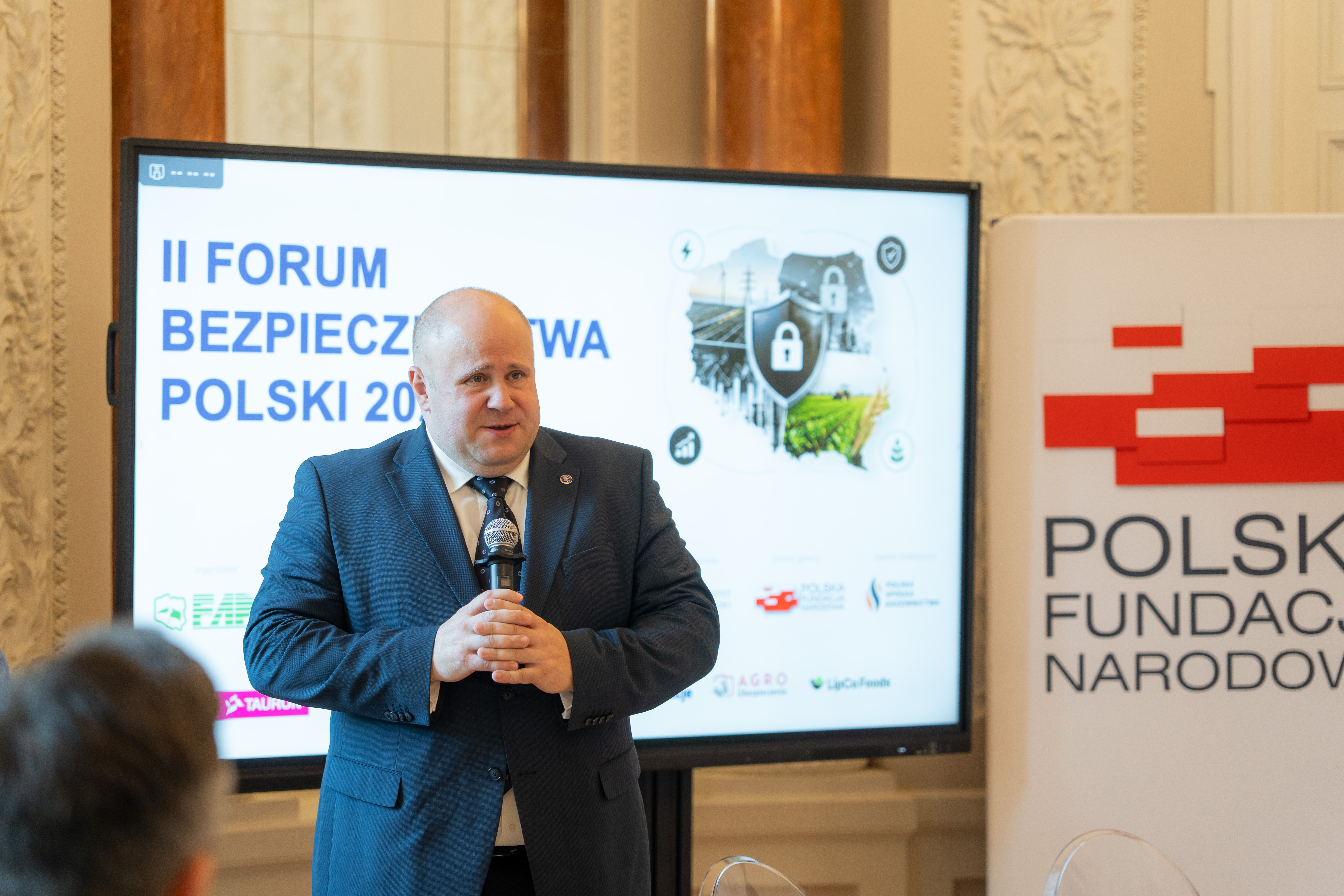 O bezpieczeństwie Polski na UW