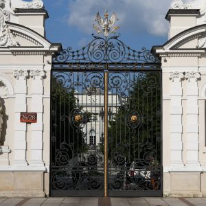 Orzeł znów na Bramie Głównej UW. Źródło: Muzeum UW
