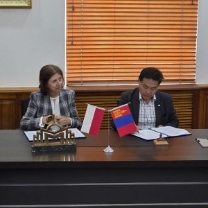 Wizyta delegacji z Uniwersytetu Warszawskiego w Mongolii. Źródło: UW