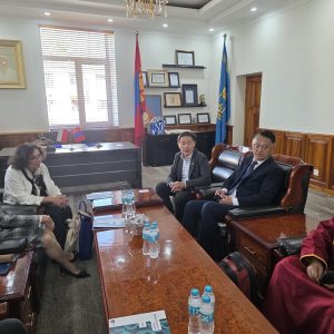 Wizyta delegacji z Uniwersytetu Warszawskiego w Mongolii. Źródło: UW