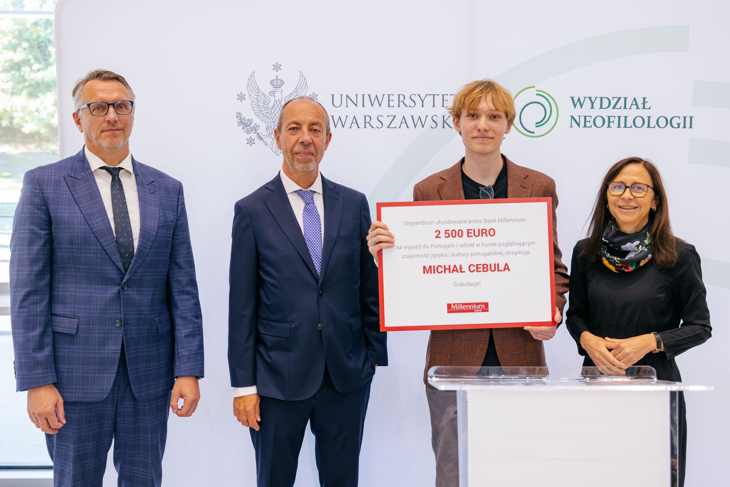 Student UW ze stypendium Banku MiIllenium